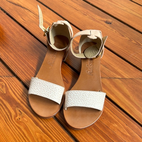 EUC Gaspy • Nicole Sandals (size 37) - Picture 2 of 4